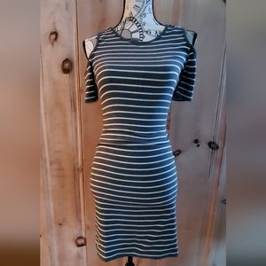 🔥Body Glove Cold Shoulder Dress NWT